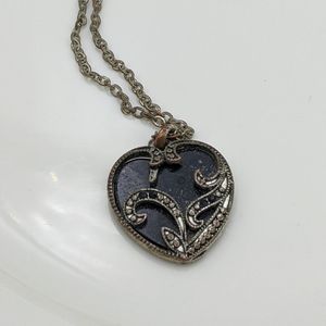 ✨3 for 25✨ George Black Heart Silver Tone Necklace